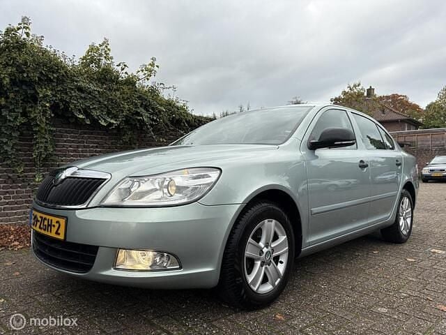 Groen Gebruikt 2012 Skoda Octavia Active Hatchback | € 6.350 (Goede deal) - Afbeelding 1/4