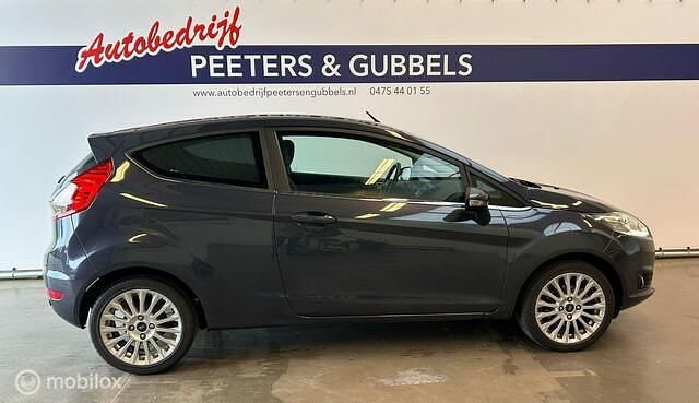 Occasion Ford Fiesta 101 PK (74 kW) 2014 Grijs (metallic) Hatchback