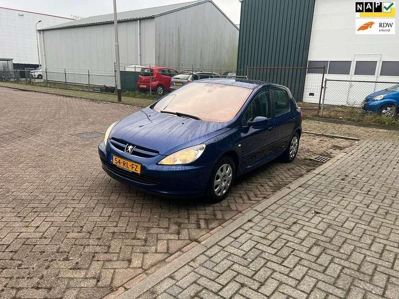 Blauw Gebruikt 2005 Peugeot 307 Premium Hatchback | € 1.450 (Eerlijke prijs) - Afbeelding 1/4