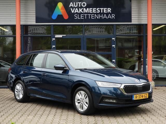 Blauw Gebruikt 2022 Skoda Octavia Business Line Stationwagen | € 21.400 (Eerlijke prijs) - Afbeelding 1/4