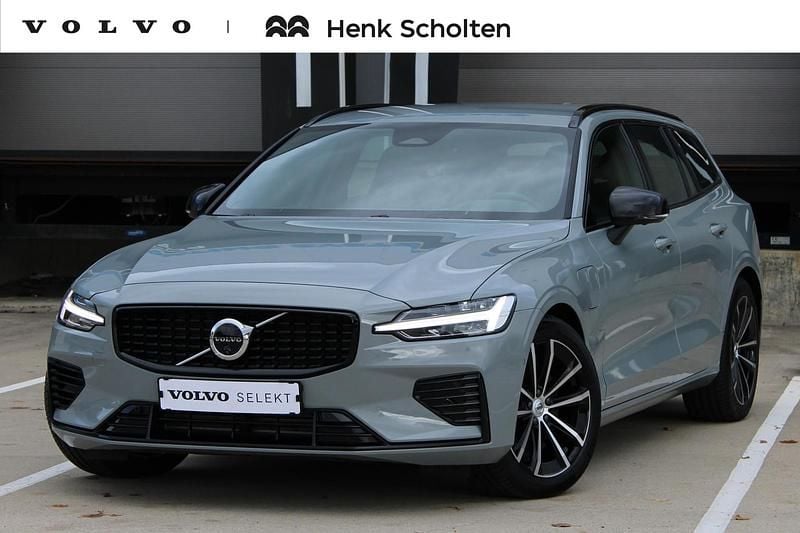 Grijs Gebruikt 2025 Volvo V60 Plus Stationwagen | € 54.950 (Duur) - Afbeelding 1/3