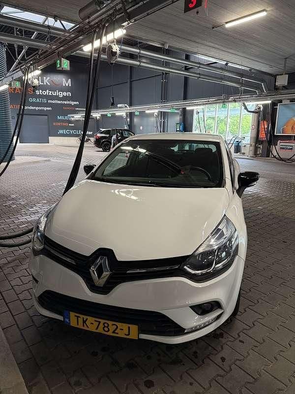 Wit Occasion 2018 Renault Clio IV LIMITED Hatchback | € 6.000 (Goede deal) - Afbeelding 1/4