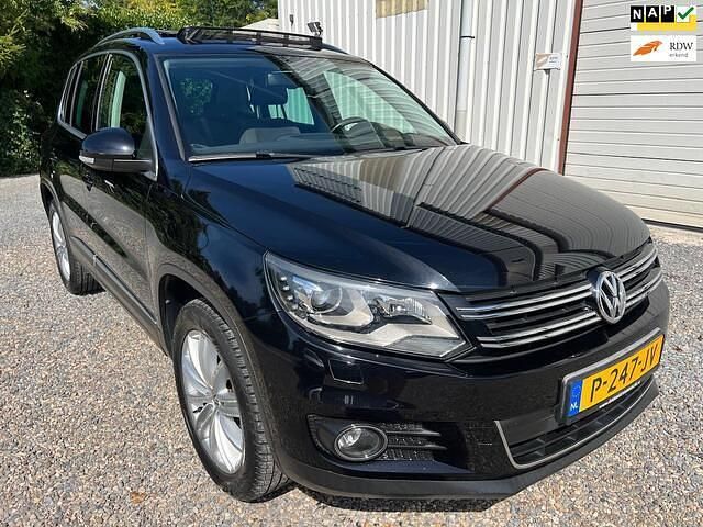 Zwart Gebruikt 2011 VW Tiguan Sport SUV | € 12.999 (Eerlijke prijs) - Afbeelding 1/4