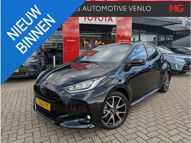 Zwart Gebruikt 2020 Toyota Yaris Executive Hatchback | € 22.840 (Eerlijke prijs) - Afbeelding 1/4