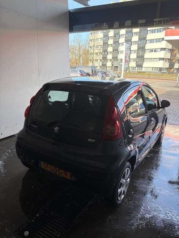 Occasion Peugeot 107 68 PK (50 kW) 2010 Grijs Hatchback