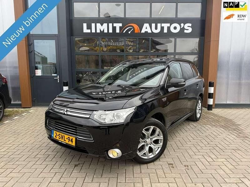Zwart Occasion 2013 Mitsubishi Outlander P-HEV Instyle SUV | € 9.900 (Goede deal) - Afbeelding 1/4