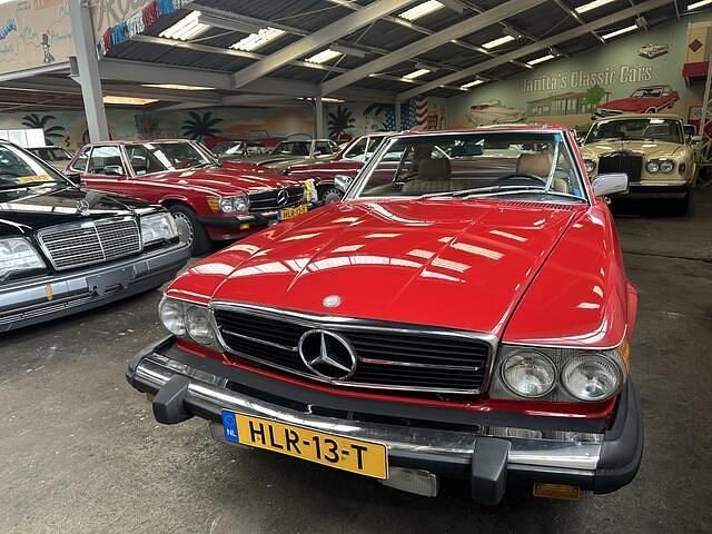 Rood Gebruikt 1987 Mercedes 560 | € 22.900 - Afbeelding 1/4