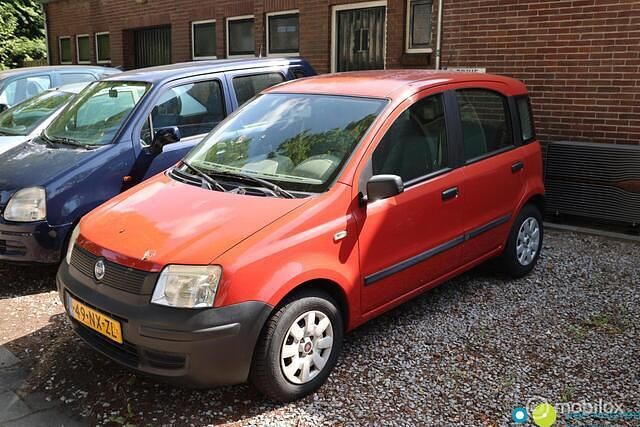 Rood Gebruikt 2004 Fiat Panda Active Hatchback | € 1.950 (Iets duurder) - Afbeelding 1/2