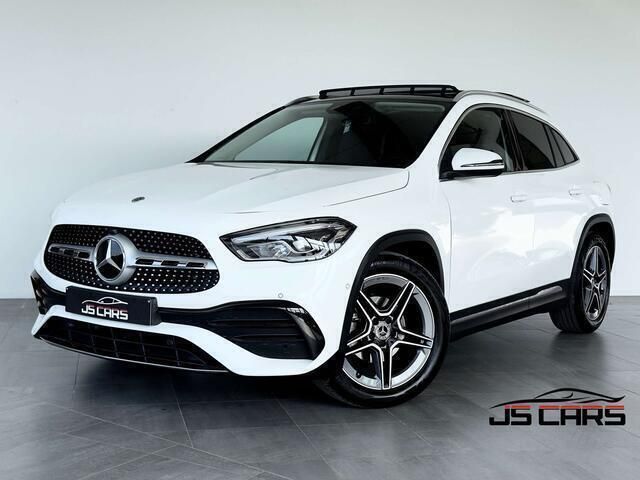 Wit Gebruikt 2022 Mercedes GLA180 AMG line SUV | € 36.990 (Eerlijke prijs) - Afbeelding 1/4
