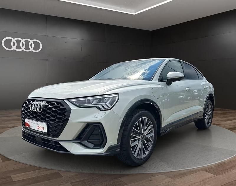 Grijs Gebruikt 2022 Audi Q3 S-Line SUV | € 43.900 - Afbeelding 1/4