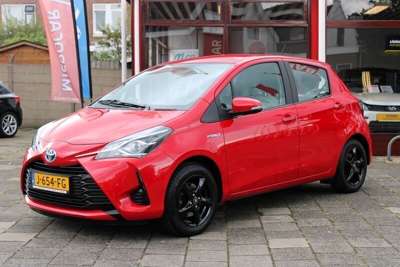 Rood Gebruikt 2020 Toyota Yaris Active Hatchback | € 16.945 (Eerlijke prijs) - Afbeelding 1/4