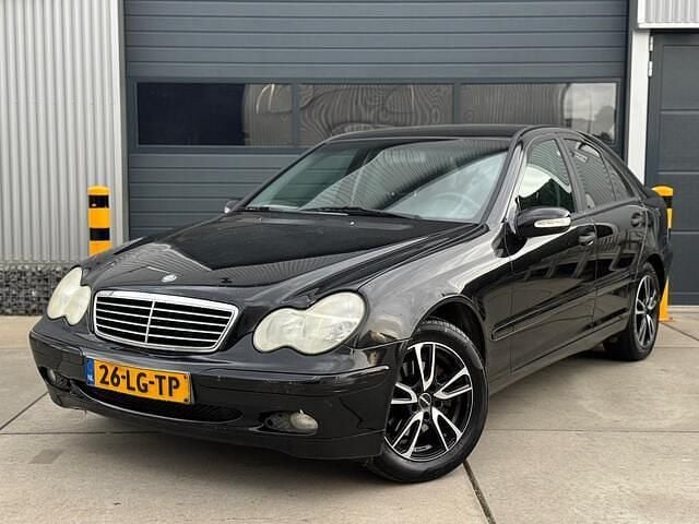 Zwart Gebruikt 2003 Mercedes C180 Classic Sedan | € 1.399 (Goede deal) - Afbeelding 1/4