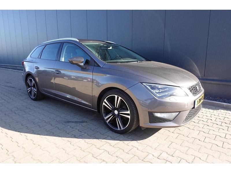 Occasion Seat Leon Business 123 PK (90 kW) 2013 Grijs Stationwagen