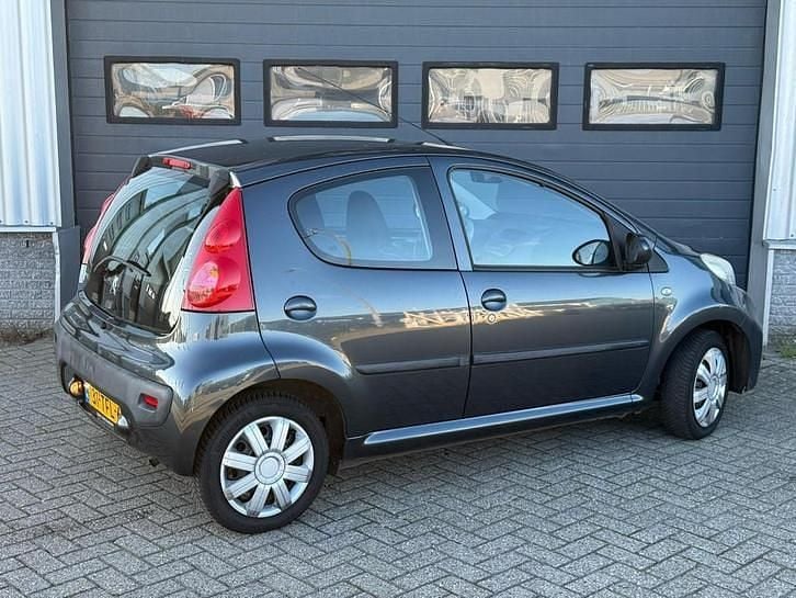 Occasion Peugeot 107 68 PK (50 kW) 2012 Grijs Hatchback