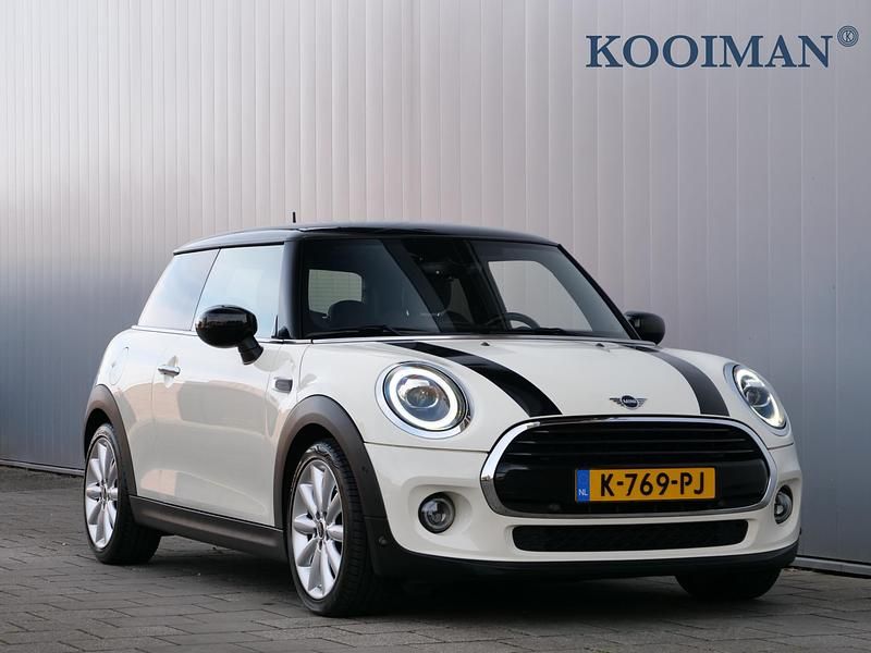 Wit Gebruikt 2019 Mini Cooper Hatchback | € 17.895 (Eerlijke prijs) - Afbeelding 1/4