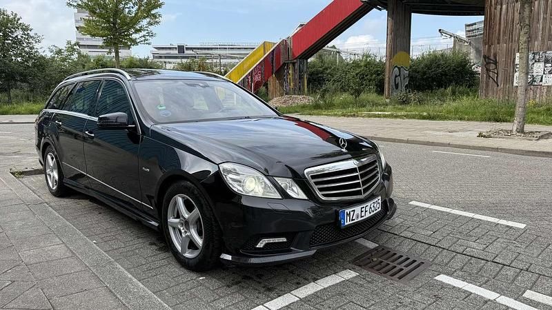 Gebruikt 2010 Mercedes E350 Avantgarde Stationwagen | € 7.500 - Afbeelding 1/4