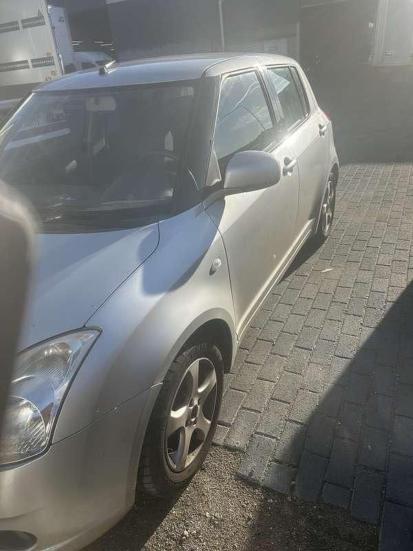 Occasion Suzuki Swift 92 PK (67 kW) 2007 Grijs Hatchback