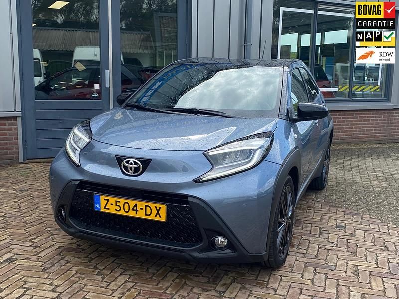Grijs Gebruikt 2024 Toyota Aygo X Premium SUV | € 23.950 - Afbeelding 1/4