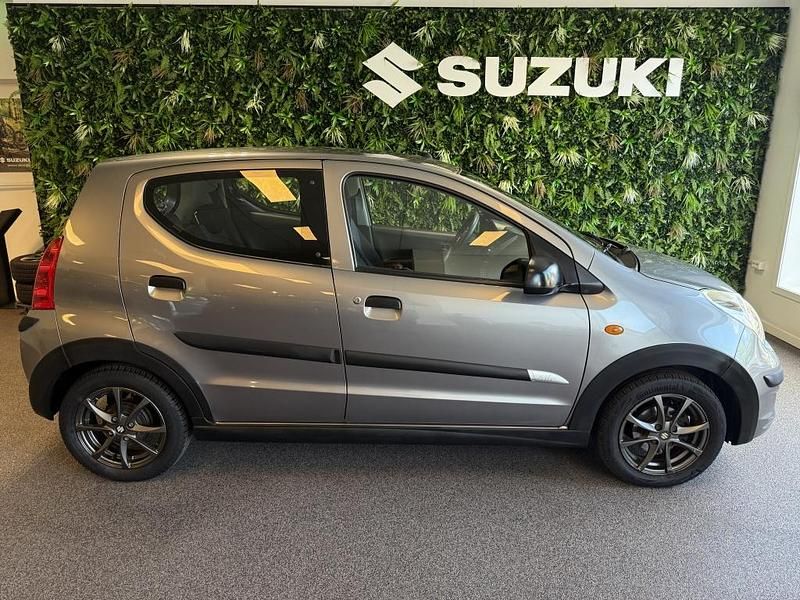 Grijs Gebruikt 2013 Suzuki Alto Comfort Hatchback | € 5.999 (Iets duurder) - Afbeelding 1/4