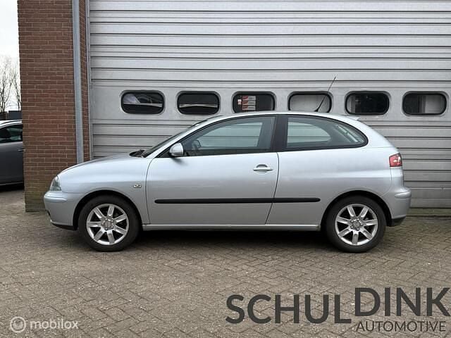 Occasion Seat Ibiza 101 PK (74 kW) 2006 Grijs Hatchback