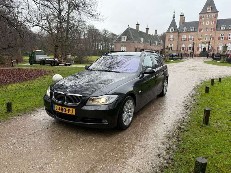 Zwart Gebruikt 2005 BMW 320 Stationwagen | € 14.500 - Afbeelding 1/4