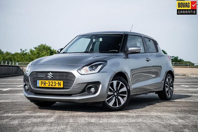 Grijs Gebruikt 2017 Suzuki Swift Hatchback | € 13.935 (Eerlijke prijs) - Afbeelding 1/4