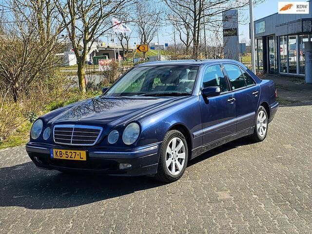 Blauw Gebruikt 1999 Mercedes E240 Elegance | € 6.450 - Afbeelding 1/4