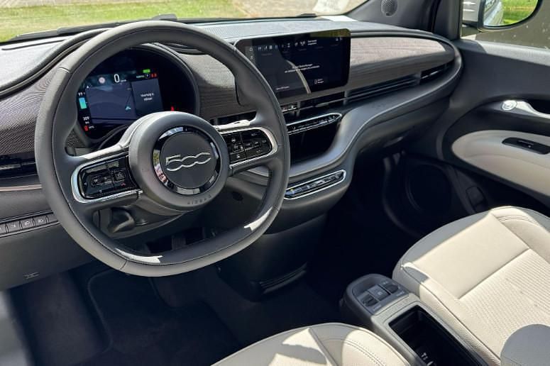 Nieuw Fiat 500e 86 kW (118 PK) 2025 Grijs Hatchback