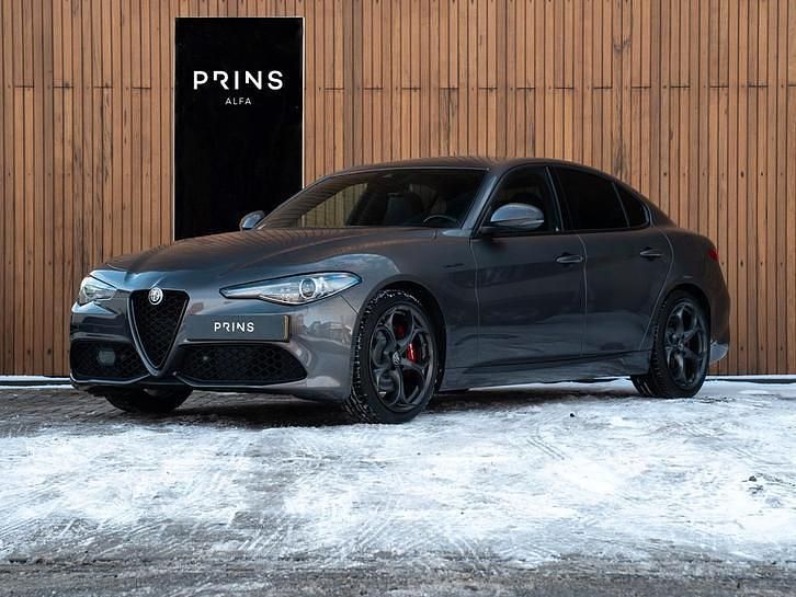 Grijs Occasion 2021 Alfa Romeo Giulia Veloce Sedan | € 41.900 (Duur) - Afbeelding 1/4