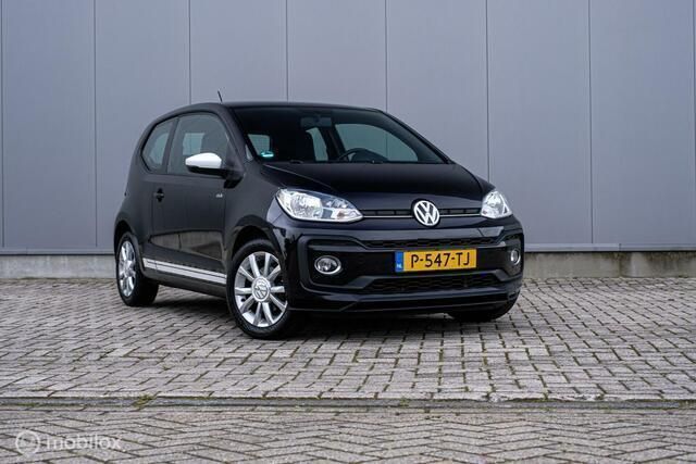 Zwart Gebruikt 2016 VW up! CLUB Hatchback | € 11.790 (Duur) - Afbeelding 1/4