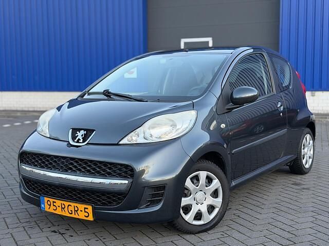Grijs Gebruikt 2011 Peugeot 107 Hatchback | € 3.295 (Eerlijke prijs) - Afbeelding 1/4