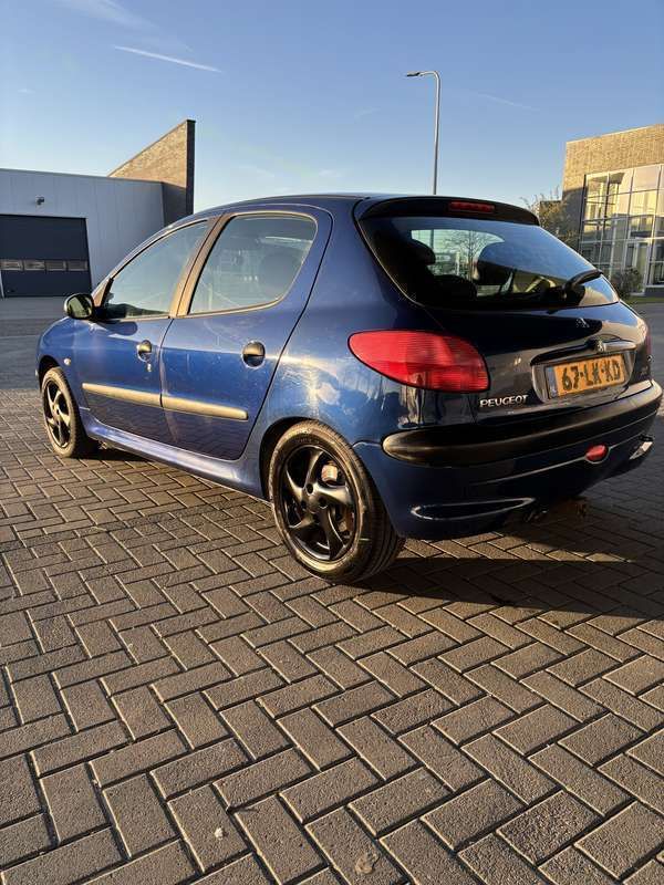 Blauw Gebruikt 2003 Peugeot 206 Hatchback | € 1.650 (Eerlijke prijs) - Afbeelding 1/4