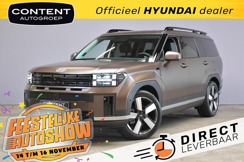 Bruin Nieuw 2025 Hyundai Santa Fe Premium SUV | € 64.940 (Iets duurder) - Afbeelding 1/4