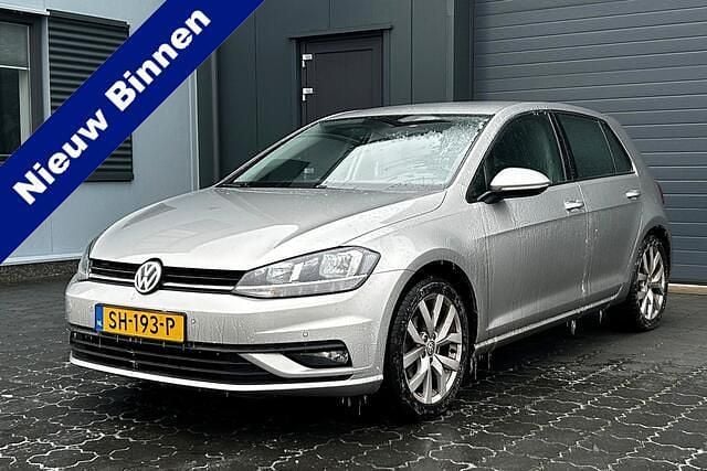 Grijs Occasion 2018 VW Golf VII Trendline Hatchback | € 12.850 (Super prijs) - Afbeelding 1/4