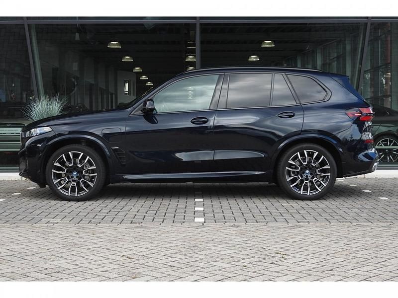 Occasion BMW X5 Comfort Edition 313 PK (230 kW) 2025 M carbonschwarz (donker zwart metallic) SUV