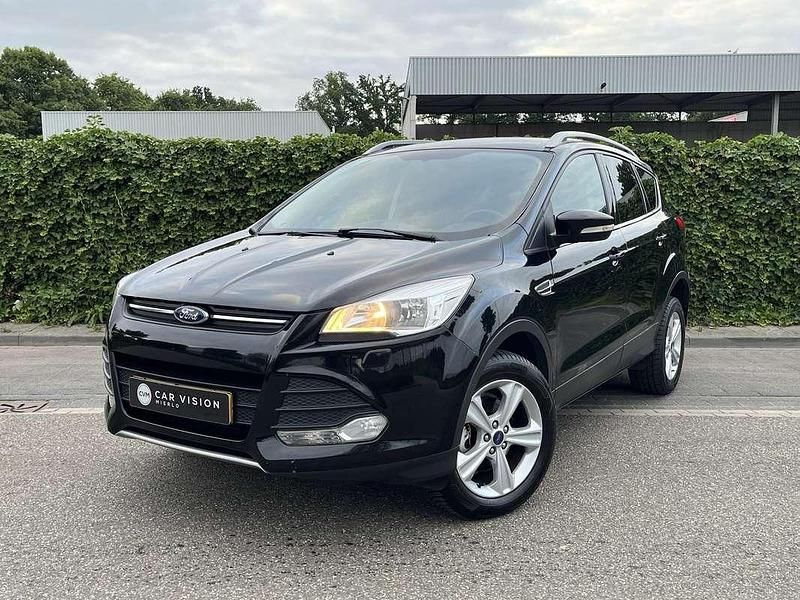 Zwart Gebruikt 2015 Ford Kuga SUV | € 10.999 (Goede deal) - Afbeelding 1/4