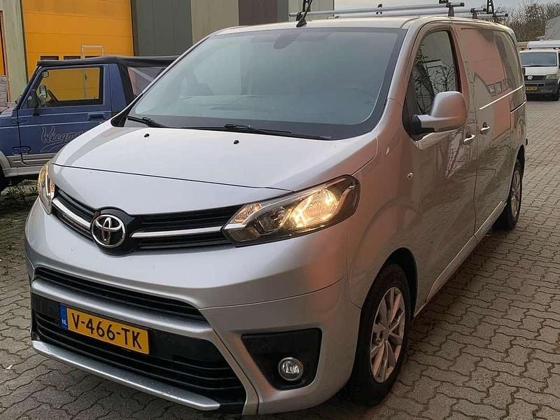 Zilver Gebruikt 2018 Toyota Proace Van | € 13.900 (Eerlijke prijs) - Afbeelding 1/4
