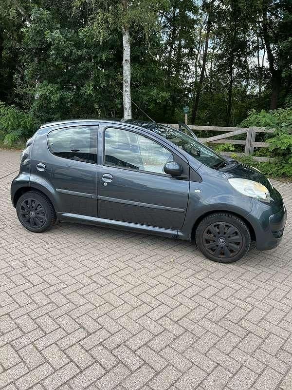 Grijs Gebruikt 2012 Citroën C1 SELECTION Hatchback | € 2.500 (Goede deal) - Afbeelding 1/4