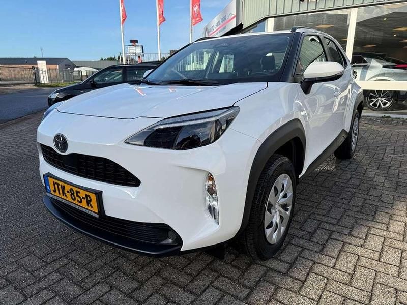 Wit Occasion 2025 Toyota Yaris Cross Active SUV | € 26.795 (Goede deal) - Afbeelding 1/4
