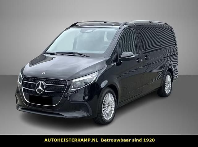 Zwart Occasion 2024 Mercedes V250 Style MPV | € 94.950 - Afbeelding 1/4