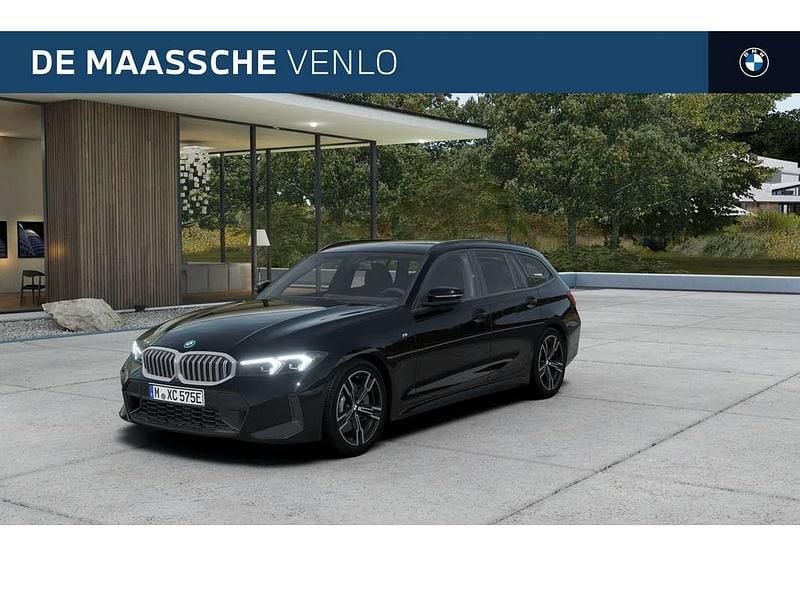 Zwart Nieuw 2025 BMW 330e M Sport Stationwagen | € 64.237 (Super prijs) - Afbeelding 1/4