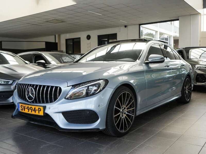 Grijs Gebruikt 2016 Mercedes C180 AMG Sedan | € 19.950 (Eerlijke prijs) - Afbeelding 1/3
