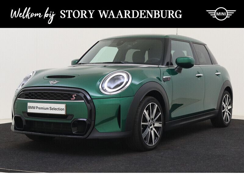 Groen Gebruikt 2024 Mini Cooper S Classic Hatchback | € 34.850 (Iets duurder) - Afbeelding 1/4