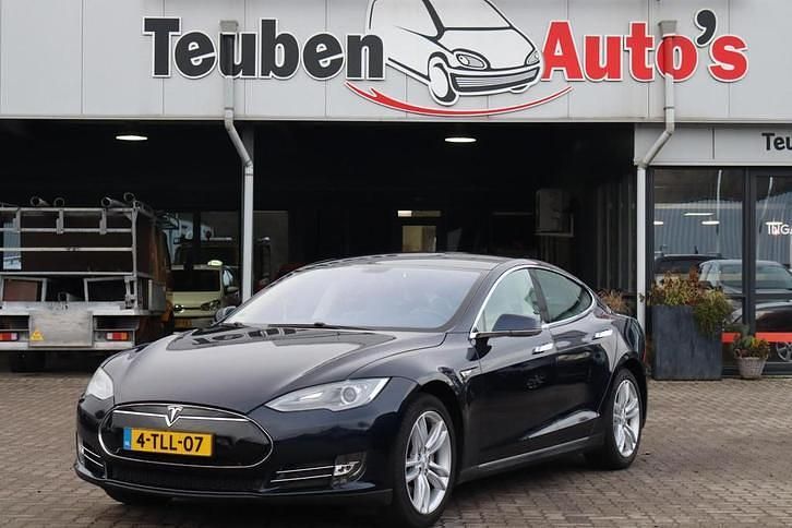 Blauw (metallic) Gebruikt 2014 Tesla Model S Hatchback | € 17.895 (Eerlijke prijs) - Afbeelding 1/4