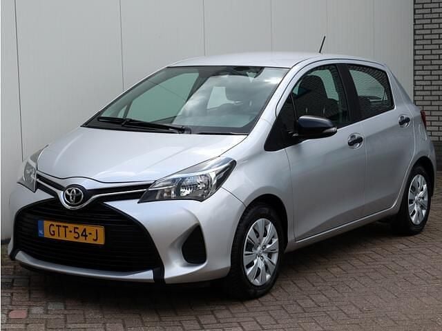Grijs Gebruikt 2017 Toyota Yaris Comfort Hatchback | € 11.400 (Eerlijke prijs) - Afbeelding 1/4