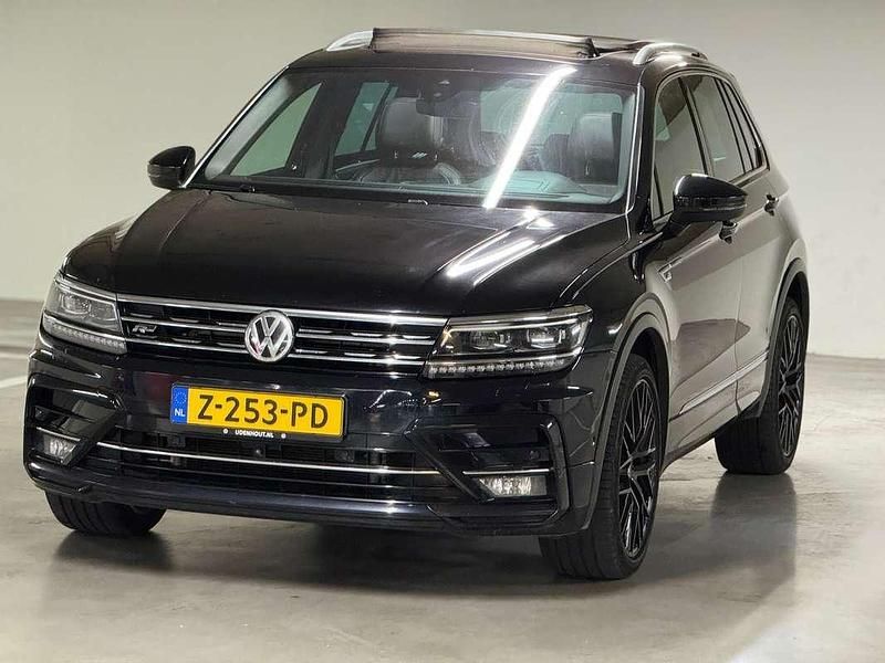 Zwart Gebruikt 2018 VW Tiguan R SUV | € 27.500 (Eerlijke prijs) - Afbeelding 1/4