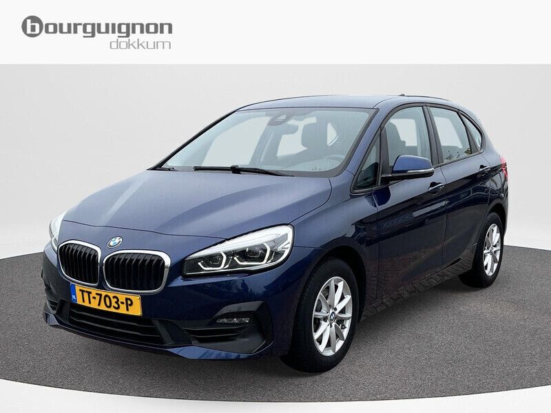 Blauw Gebruikt 2018 BMW 218 Executive Stationwagen | € 17.800 (Goede deal) - Afbeelding 1/3