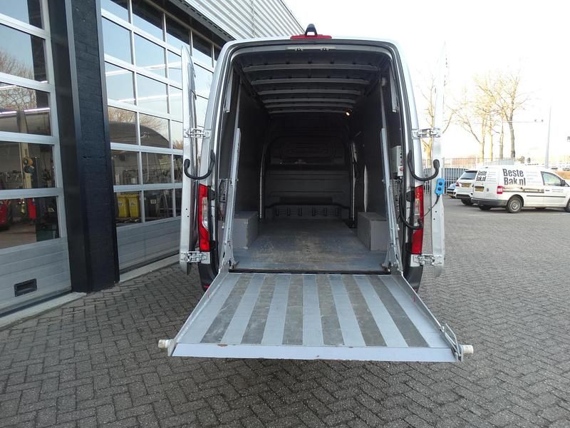 Occasion Mercedes Sprinter 150 PK (110 kW) 2021 Zilver Van