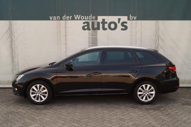 Zwart Gebruikt 2020 Seat Leon ST Style Stationwagen | € 10.900 (Eerlijke prijs) - Afbeelding 1/4