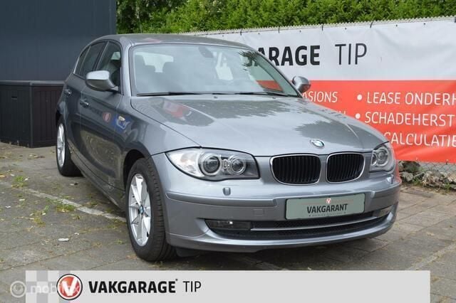 Grijs Gebruikt 2011 BMW 116 Basis Hatchback | € 11.950 (Eerlijke prijs) - Afbeelding 1/4
